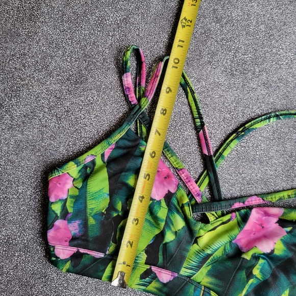 Betsey Johnson jungle print strappy sports bra - Picture 11 of 11